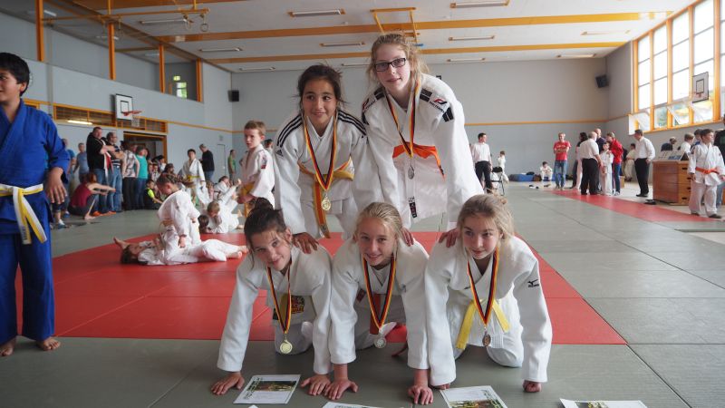 tl_files/judoka_stade/2015/Bilder/Bundesliga/Frauen_Maenner/2015 06 u15 maedchen.jpg